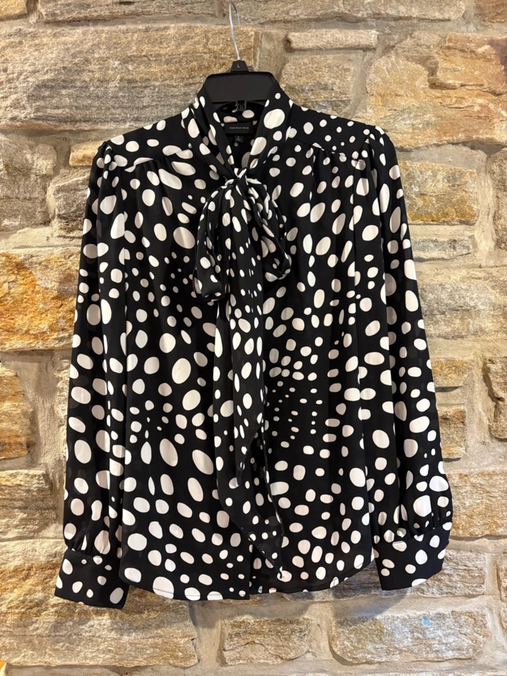 Who What Wear Women’s Small Black Polka Dot Button Front Tie Flowy black white